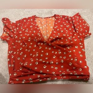 Cropped crisscross shirt with flowers